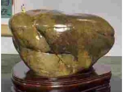 九龙壁奇石精品图片价格解析｜彩玉老皮包浆靠山石的收藏逻辑